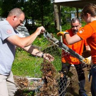 AmeriCorps St. Louis and Home Depot in Bull Creek