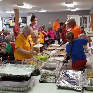 Van Buren Community Center serves lunch to flood survivors